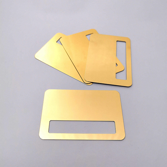 Бейдж 76х51мм с окном 60х12мм (золото глянец SU21), без крепления (50/3000)
